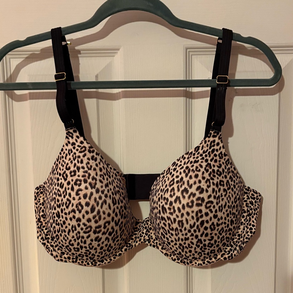 Chic Leopard Print Bra